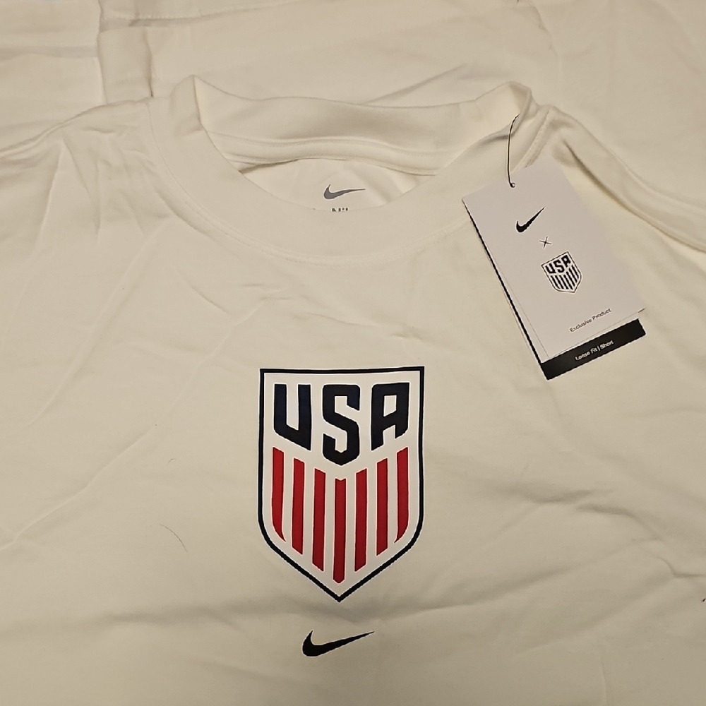 Nike White Short Sleeve Tee